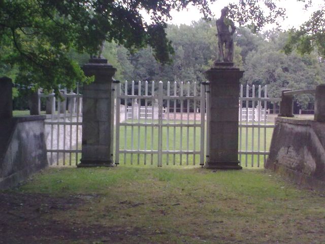 SCHLOSS LAXENBURG 4