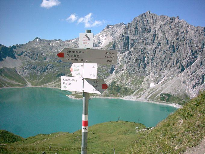 MONTAFON > Lüner See nach W von Lüner Krinne gegen Schesaplana