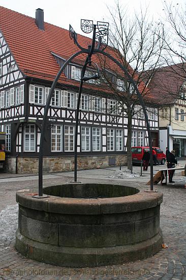 KIRCHHEIM UNTER TECK > Marktplatz - Marktbrunnen