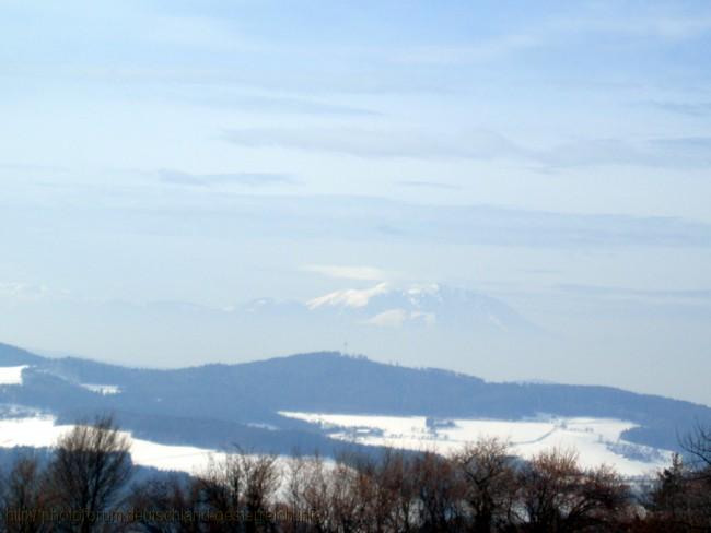 GUNTRAMS: Blick zum Schneeberg