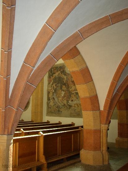 SANKT MICHAEL > Kirche > Fresken an der Seitenwand