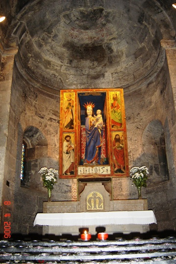 JÁK > Kirche Sankt Georg - Altar