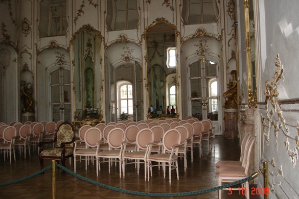 FERTŐD > Schloss Esterházy innen