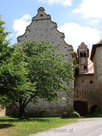 NECKARWESTHEIM > Schloss Liebenstein > Zehntscheune