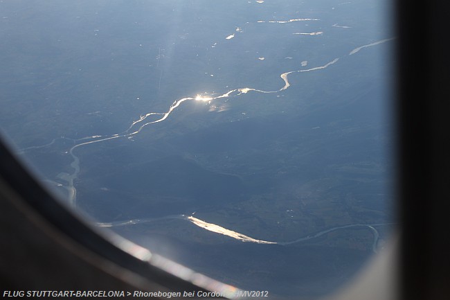 RHONE bei Saint-Genix-sur-Guiers > Flug STR-BCN