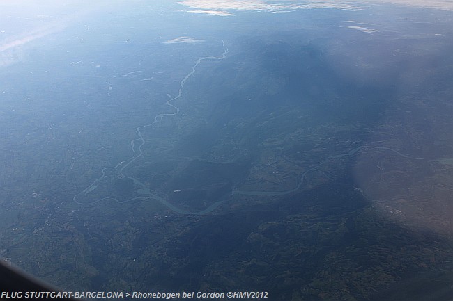 RHONE bei Saint-Genix-sur-Guiers > Flug STR-BCN