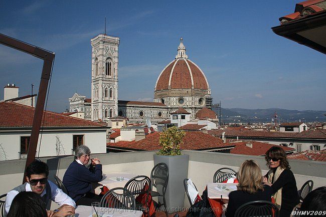 FIRENZE > Piazza della Repubblica > Kaufhausterrasse > Domblick