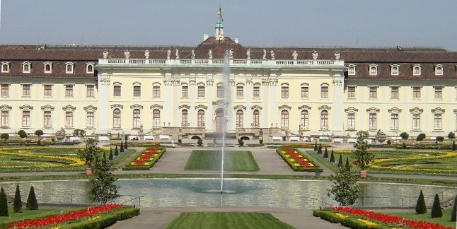 LUDWIGSBURG > Schloss