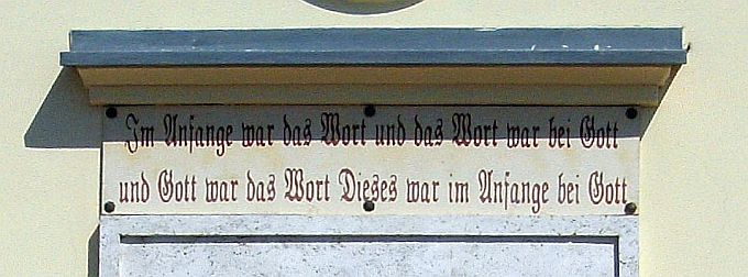 H:Budaörs>Steinberg>Kapelle>Türüberschrift