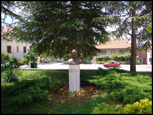 KATUNI > Denkmal Franjo Kuharic