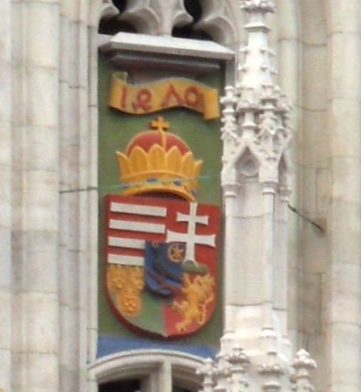 H:Budapest>Burgberg>Matthiaskirche>Wappen am Matthiasturm