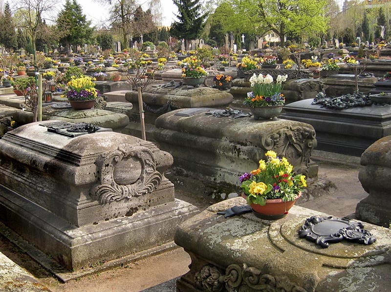 Johannisfriedhof1