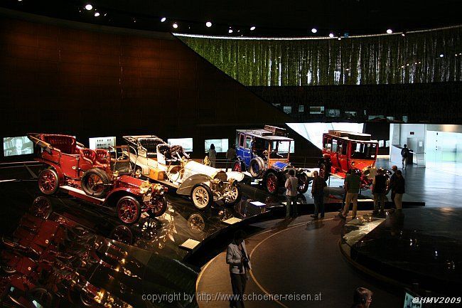 STUTTGART > Mercedes Benz Museum > M2
