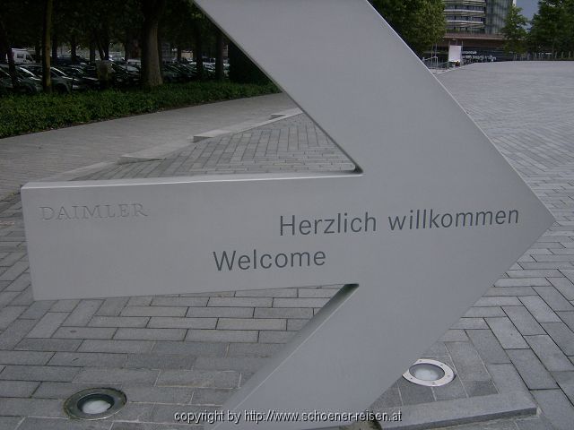 STUTTGART > Das Mercedes Benz Museum > Willkommen