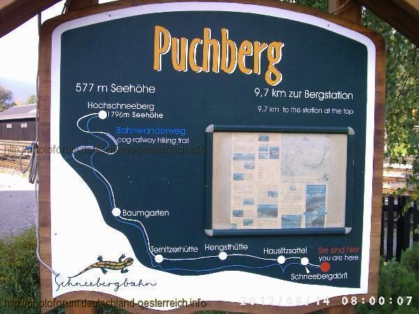 PUCHBERG > Bahnhofsgelände > Hinweistafel zur Schneebergbahn