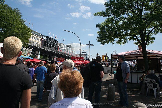 HAMBURG > Hafenfest 2009 > Fressmeile und Fahrgeschäfte an der S-Bahnstrecke