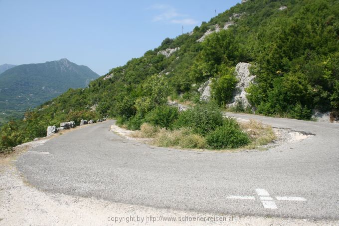 VIRPAZAR > Straße nach Rijeka Crnojevica