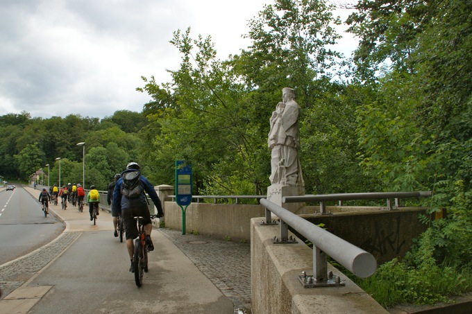 D: GRÜNWALD >Brückenstatue