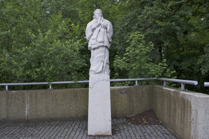 D: GRÜNWALD >Brückenstatue 2