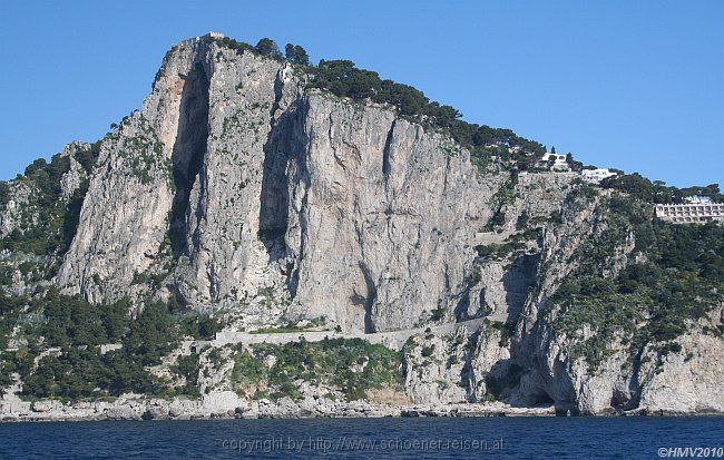 INSEL CAPRI - Bootsfahrt rund um die Insel > 077 Via Krupp bei Capri