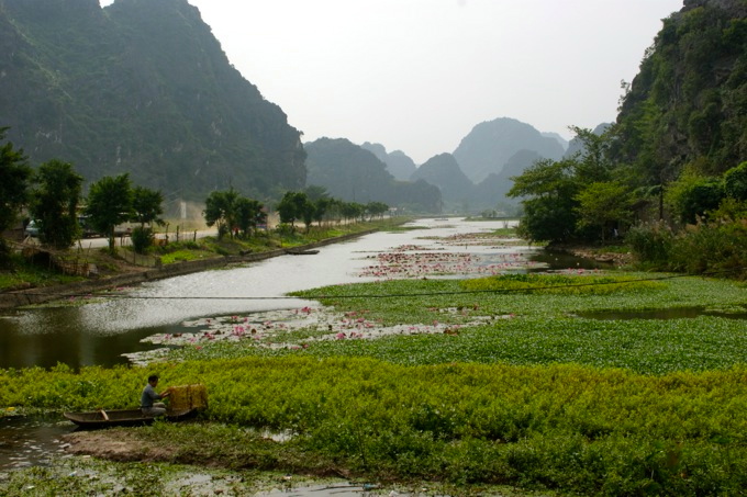 TROCKENE HALONGBUCHT > Tam Coc