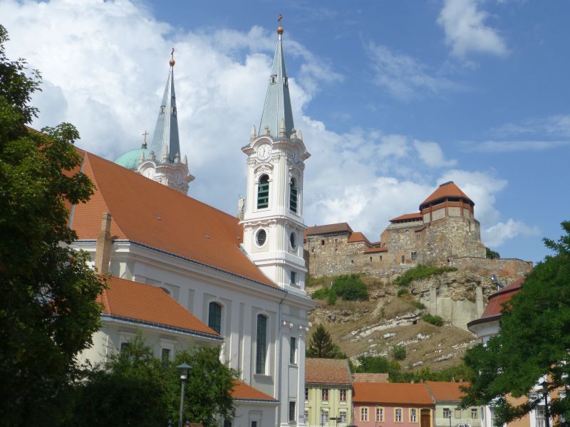 H:Esztergom>Burg von der Stadt aus2