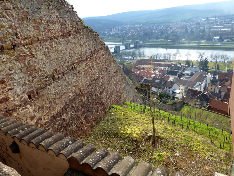 D:Bayern>Clingenburg>südliche Schenkelmauer