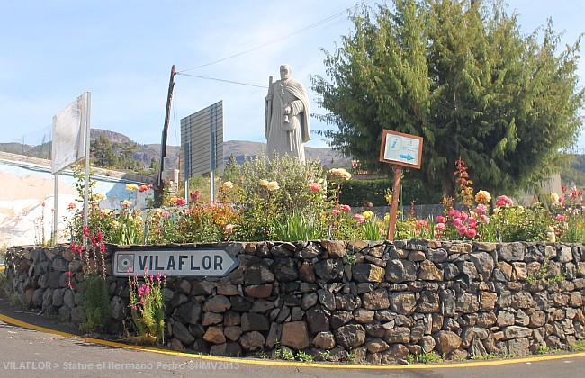 VILAFLOR > Ortseingang > Denkmal Pedro de San José de Betancur