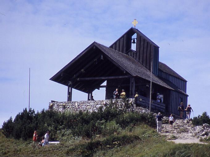 HOCHFELLN > Kapelle auf der Bergspitze