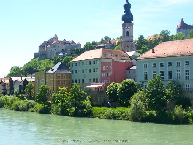 BURGHAUSEN > Blick auf die Stadt