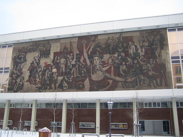 DRESDEN Kulturpalast Mosaik