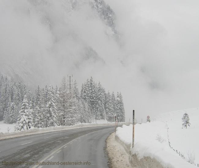 FELBERTAUERNSTRASSE > Nebel aus dem Pinzgau