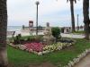 SITGES > Denkmal Hockende an der Strandpromenade