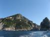 INSEL CAPRI - Bootsfahrt rund um die Insel > 070 Eigenheim gegenüber Faraglioni