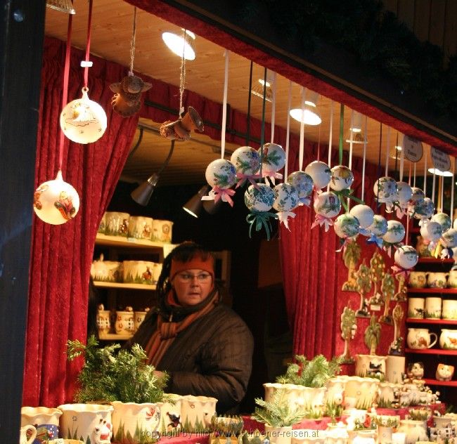 Weihnachtsmarkt vor dem Rathaus 3