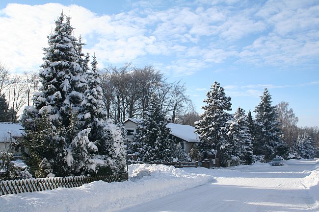 BÖBLINGEN-RAUHER KAPF > Waldsiedlung - Schneespaziergang am 26. Dezember 2010 > Taunusstraße