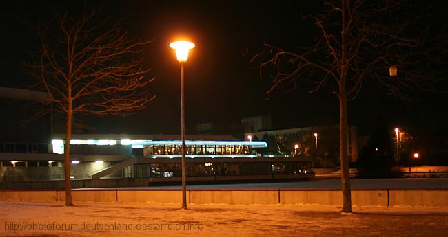 BÖBLINGEN > Kongresshalle bei Nacht