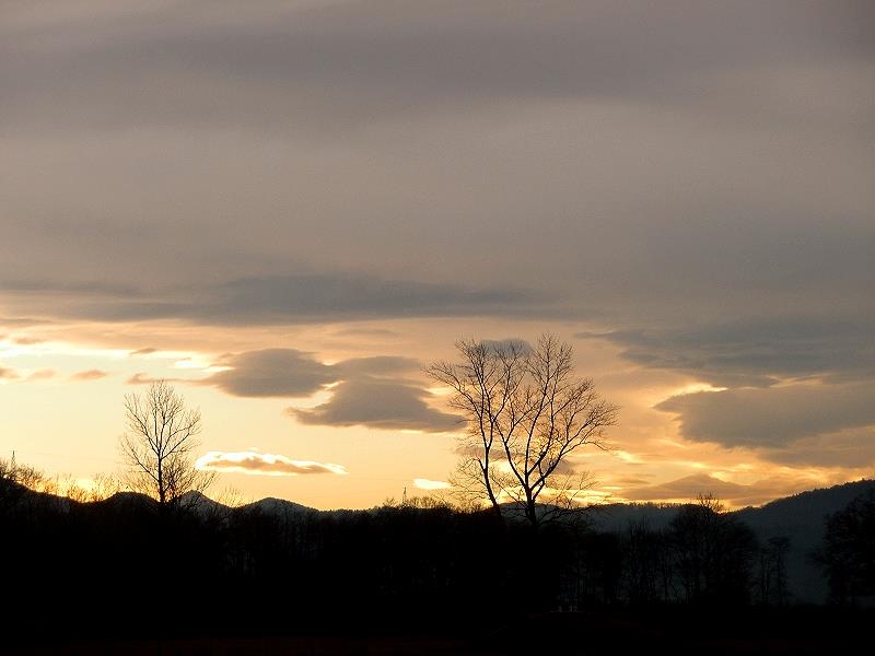 bei Bad Aibling, die Sonne verschwindet