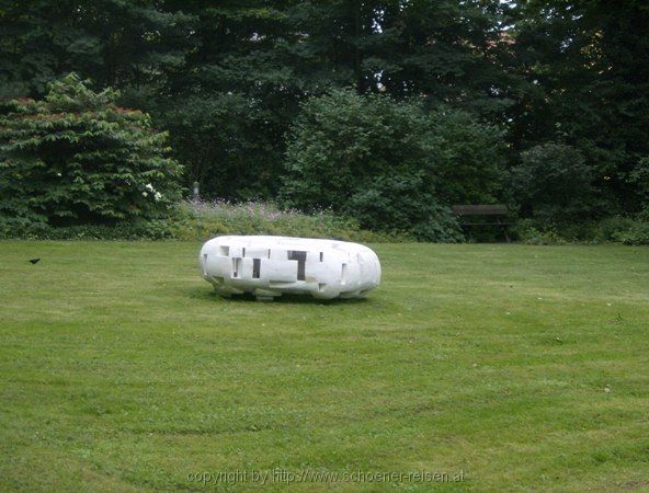 AUGSBURG > Kurpark > Skulptur von Tobias Freude