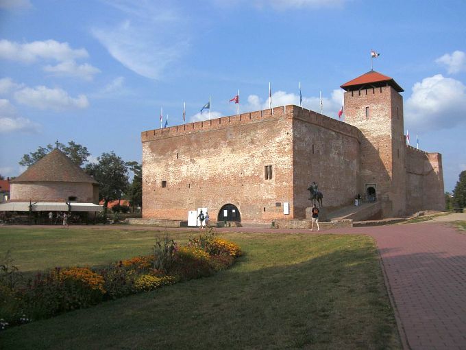 H:Gyula>Burg