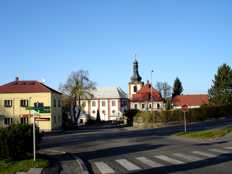 Kamenicky_Senov_Kirchplatz