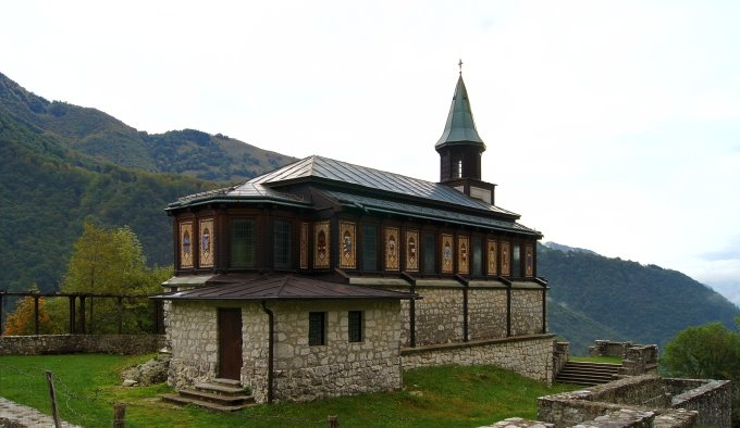 Tolmin >Javorca > Gedenkkirche