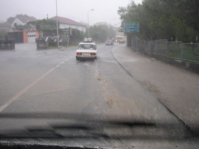 TIVAT > Anreise bei Gewitter