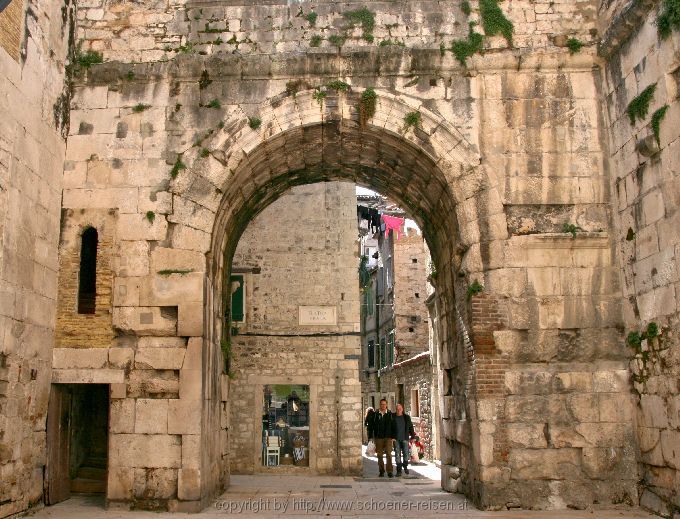 SPLIT im März > Porta Aurea