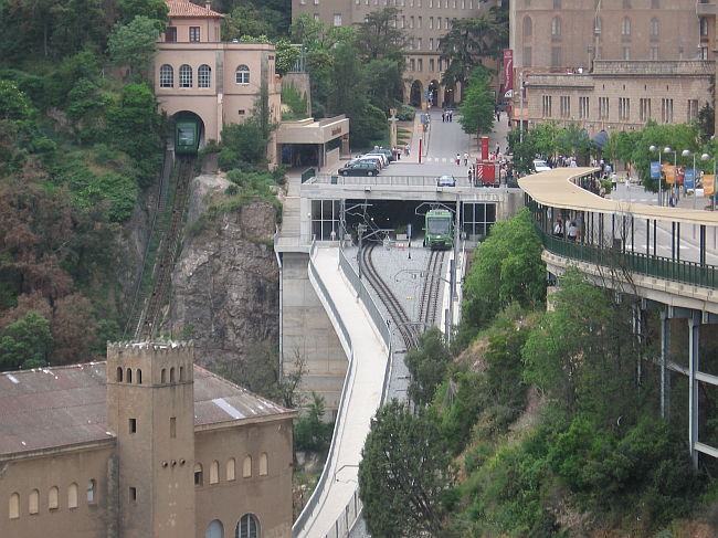 MONTSERRAT > Bahnstationen Montserrat > Verkehrsanschlüsse