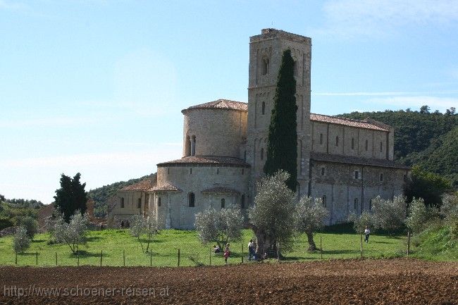 ABBAZIA DI SANT ANTIMO > Kloster