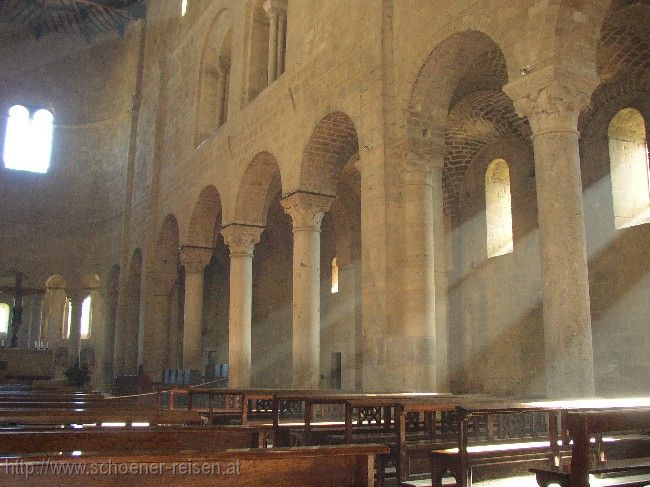 ABBAZIA DI SANT ANTIMO > Kloster