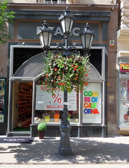 H:Budapest>Denkmalrundgang6>Váci utca>Laterne1