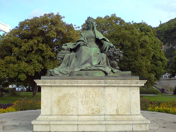 H:Budapest>Denkmalrundgang4>-Denkmal>Elisabeth005