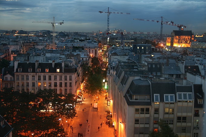 06 Pompidou abends 041 680